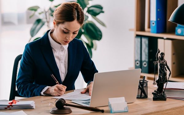 Проверка продавца и истории квартиры: какие данные нужно запросить перед сделкой