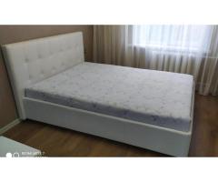 Продается двуспальная кровать с подъемным механизмом