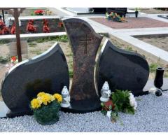 Памятники, ограды и благоустройство.