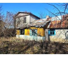 Продам 2-этажный дом на берегу озера Свирь в г.п. Свирь.