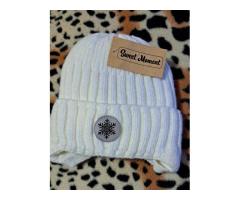 Шапка белая зимняя на девочку 6-10лет, новая, размер 53-56