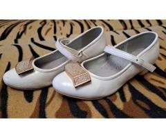 Туфли белые лаковые Сказка, р.31 (стелька 19.5см) на р.29, б.у