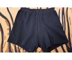 Шорты черные спортивные на 4-6лет, б.у