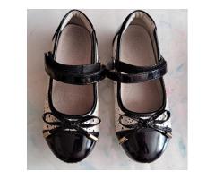 Туфли беж и черные на утренник, р.27, 29-2 пары