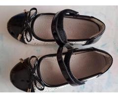 Туфли беж и черные на утренник, р.27, 29-2 пары