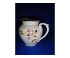 Два предмета исторического чайного набора