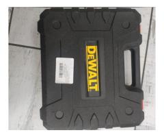 Шуруповерт аккумуляторный DeWALT