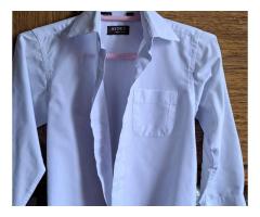 Рубашки белые на мальчика 5-7лет, б.у-2шт