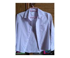 Рубашки белые на мальчика 5-7лет, б.у-2шт