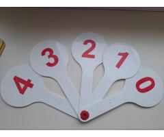 Веера цифр от 1-10 и знаков математических, пластиковые, б.у в хорошем