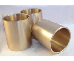 Бронзовые втулки различных размеров.