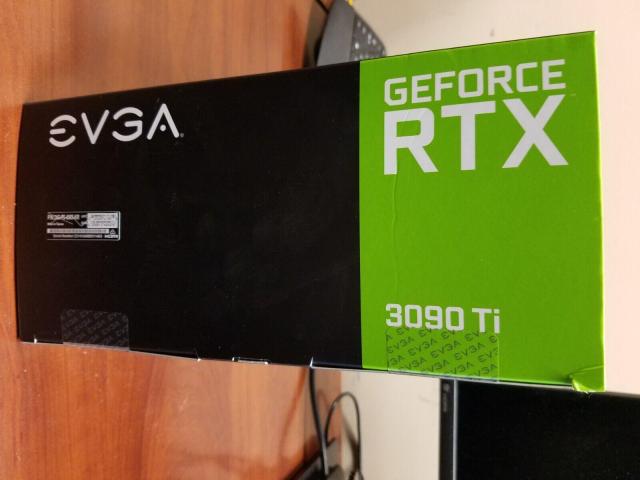 EVGA GeForce RTX 3090 FTW3 Ultra Gaming, 24GB GDDR6X - 1/5